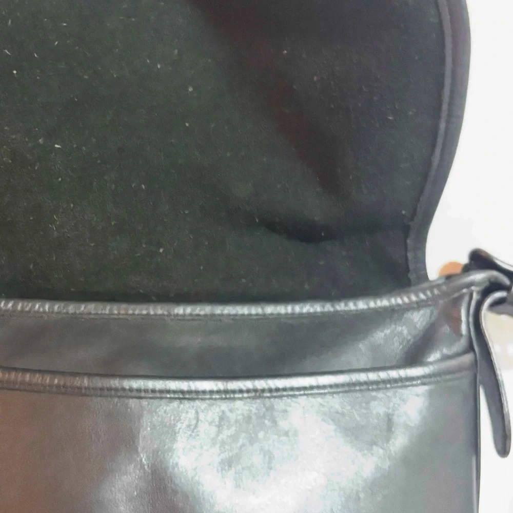 Coach #M5C4150 vintage Black Leather Crossbody Bag